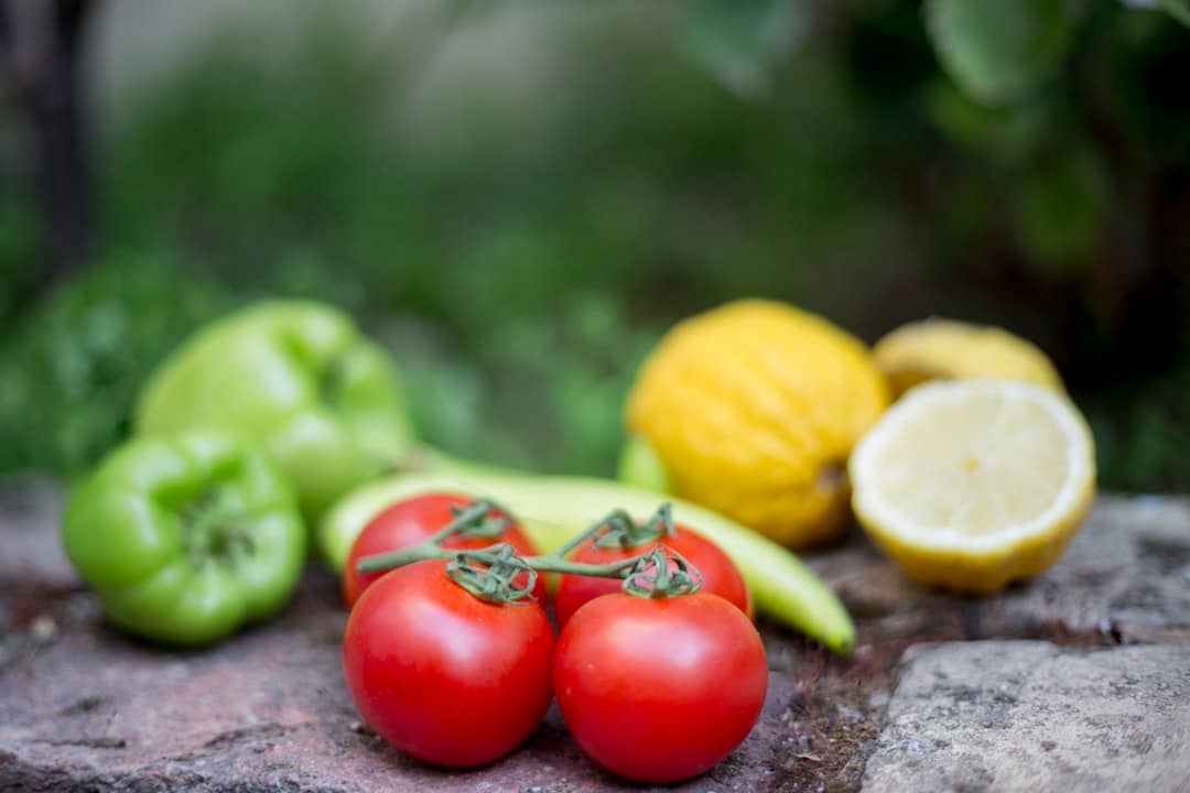 découvrez les multiples bienfaits du citron, cet agrume revitalisant. apprenez comment l'intégrer à votre alimentation pour booster votre santé et rehausser vos plats avec ses saveurs acidulées.